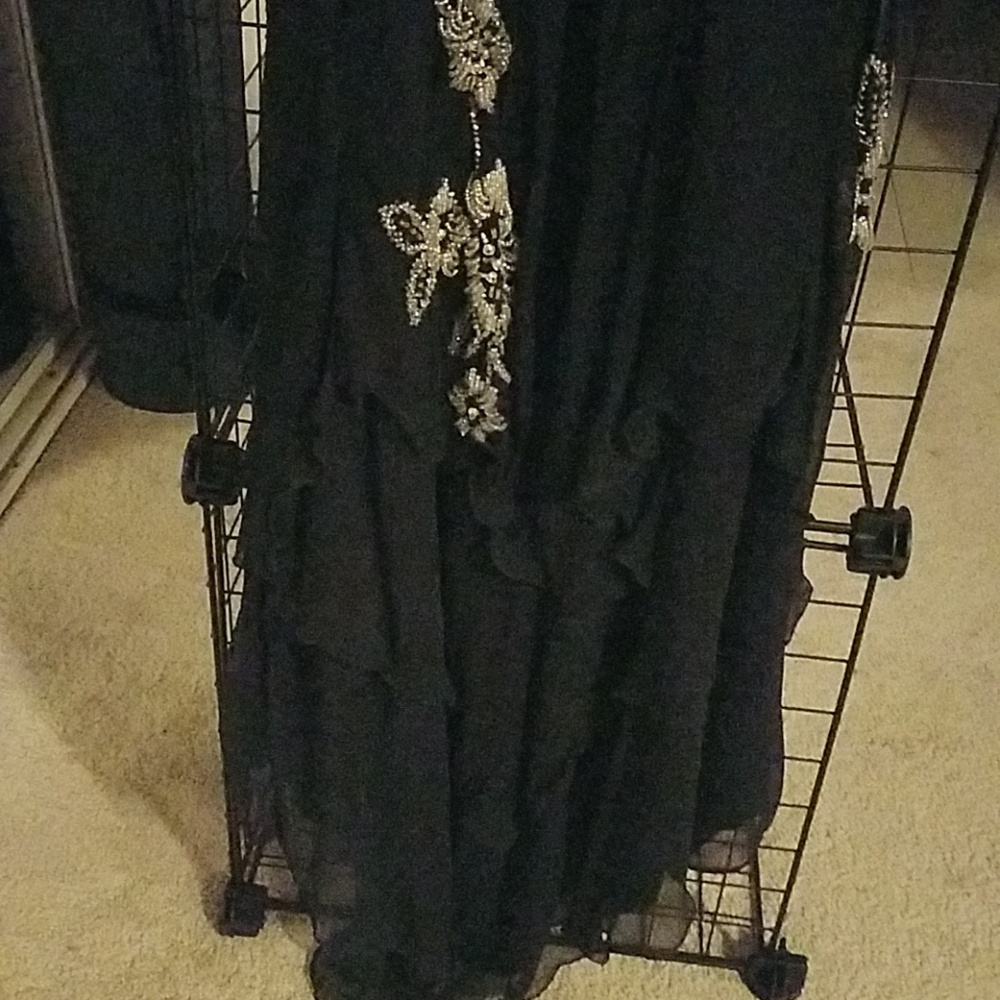 Dress - Picture 4 of 4